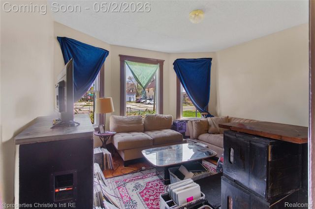 1945 E Grand Boulevard, Detroit, MI 48211