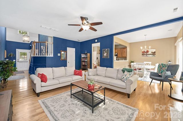 9805 Carson Whitley Avenue, Charlotte, NC 28277