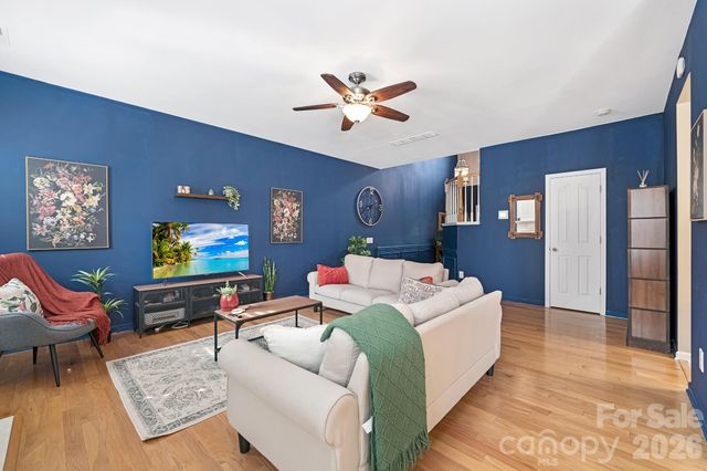 9805 Carson Whitley Avenue, Charlotte, NC 28277