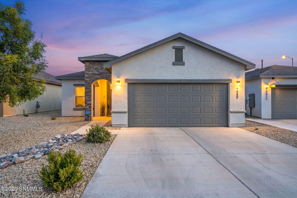 4649 Valentina Road, Las Cruces, NM 88012