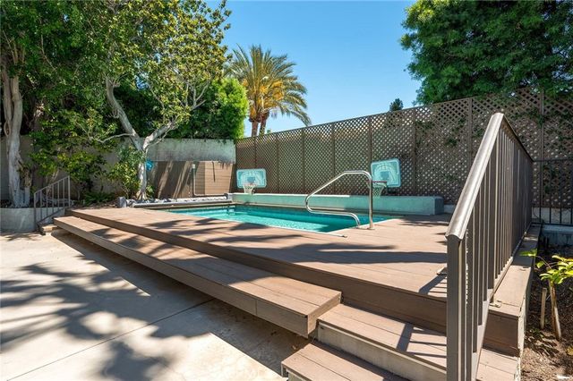 4000 Marion Way, Long Beach, CA 90807