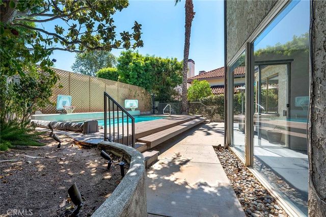 4000 Marion Way, Long Beach, CA 90807