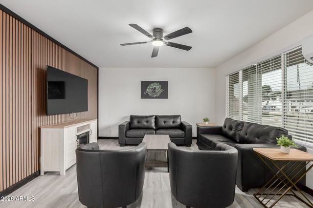 2117 W KIMBERLY Way, Phoenix, AZ 85027