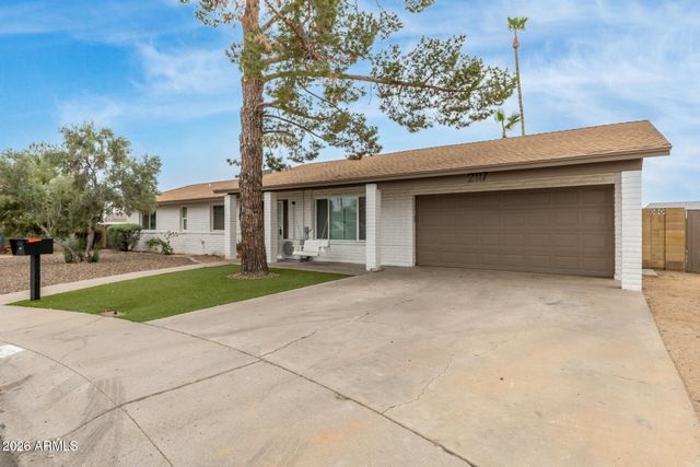 2117 W KIMBERLY Way, Phoenix, AZ 85027