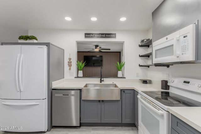 2117 W KIMBERLY Way, Phoenix, AZ 85027