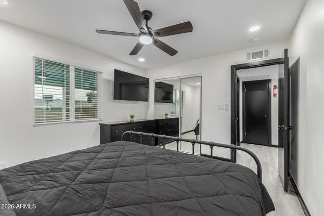 2117 W KIMBERLY Way, Phoenix, AZ 85027