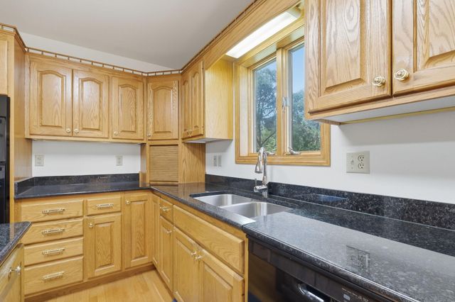 1835 63rd Street E, Inver Grove Heights, MN 55077