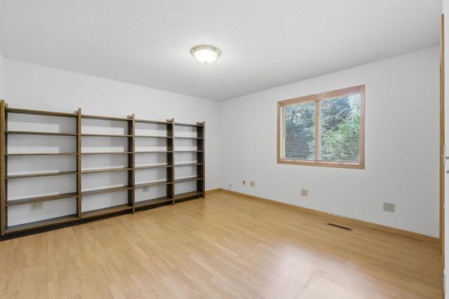 1835 63rd Street E, Inver Grove Heights, MN 55077