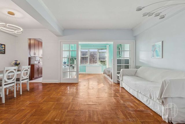 6333 98th Pl Apt 6Q, New York City, NY 11374