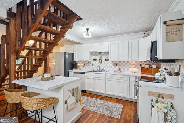 15 Rustica Drive, Newnan, GA 30263