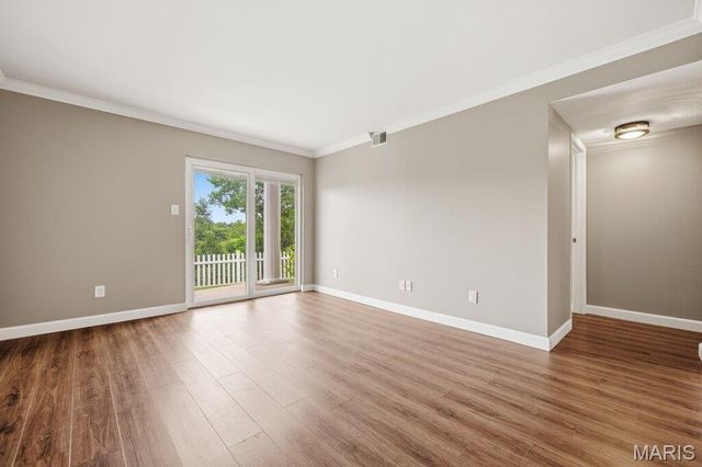 1231 Creve Coeur Crossing Lane B, Creve Coeur, MO 63017