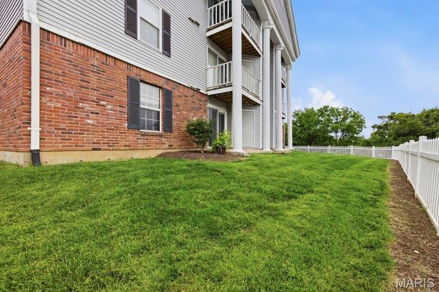 1231 Creve Coeur Crossing Lane B, Creve Coeur, MO 63017