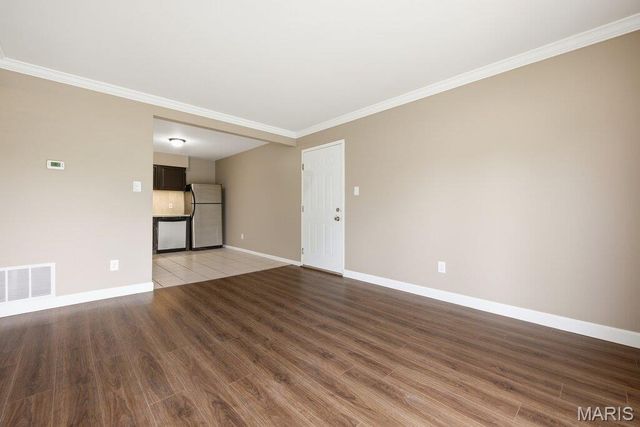 1231 Creve Coeur Crossing Lane B, Creve Coeur, MO 63017