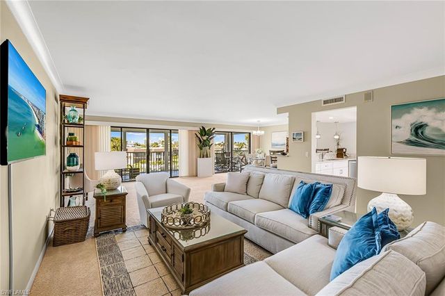 908 Collier CT 302, Marco Island, FL 34145