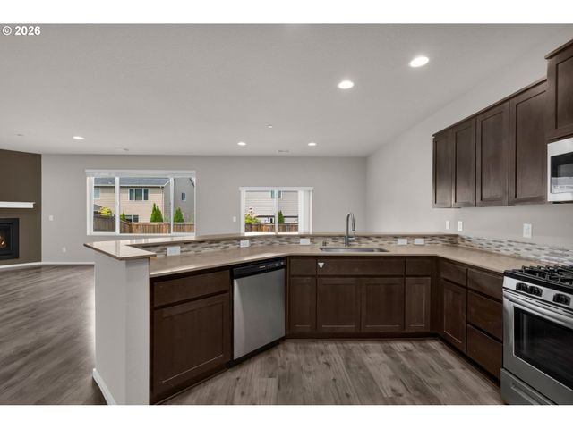 1717 Ne PIONEER Ln, Camas, WA 98607