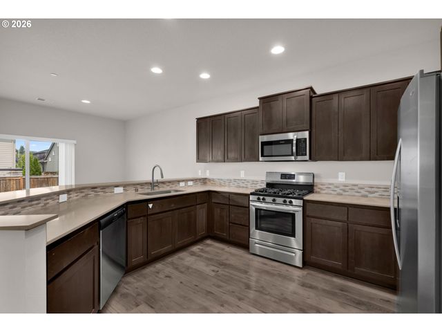 1717 Ne PIONEER Ln, Camas, WA 98607