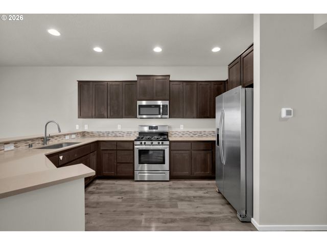 1717 Ne PIONEER Ln, Camas, WA 98607