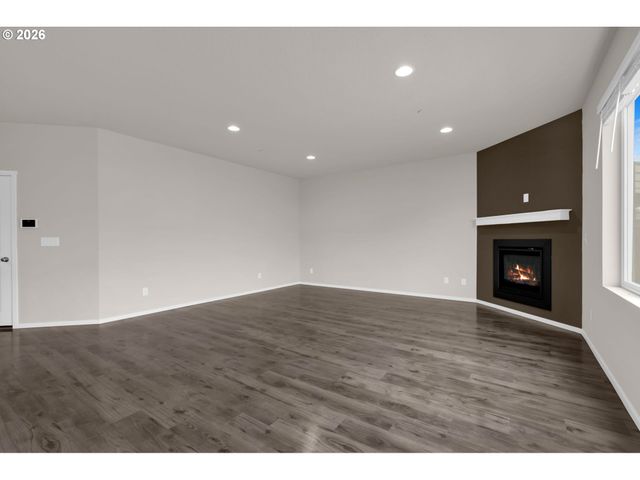 1717 Ne PIONEER Ln, Camas, WA 98607