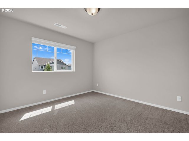 1717 Ne PIONEER Ln, Camas, WA 98607