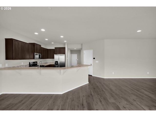 1717 Ne PIONEER Ln, Camas, WA 98607