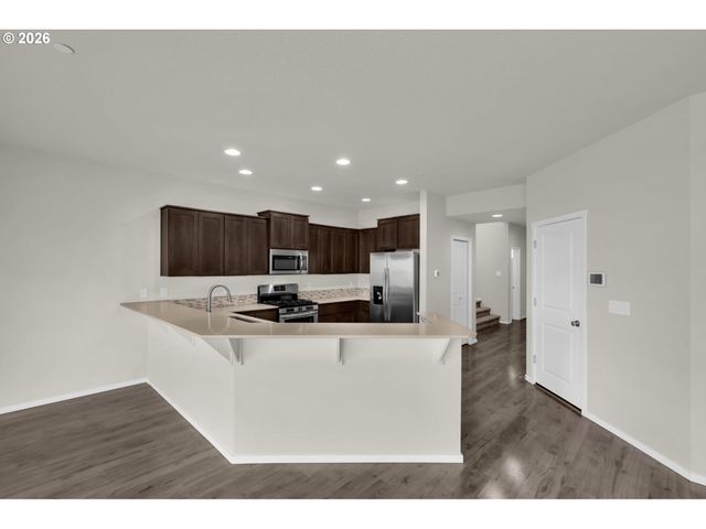 1717 Ne PIONEER Ln, Camas, WA 98607