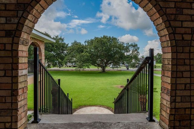 381 Highridge Drive, Houma, LA 70363