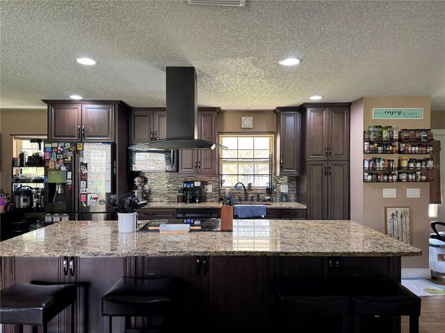 513 OAKCREST STREET, Altamonte Springs, FL 32714