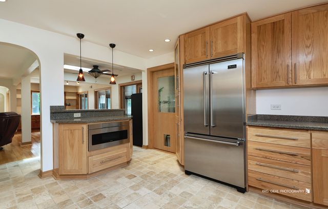 9425 Byrne Drive, Fox River Grove, IL 60021
