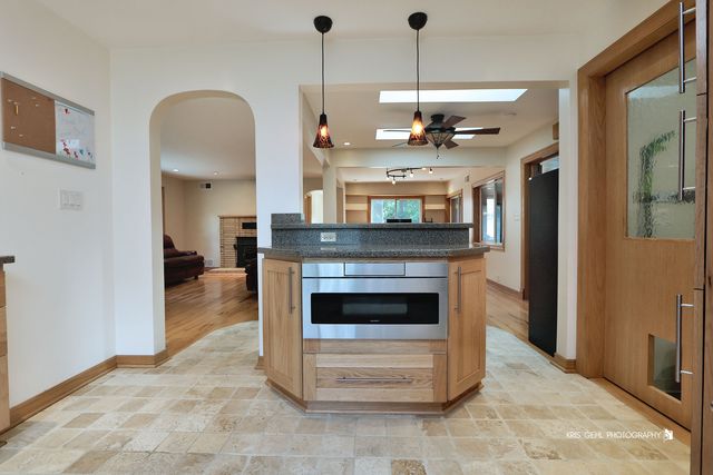 9425 Byrne Drive, Fox River Grove, IL 60021