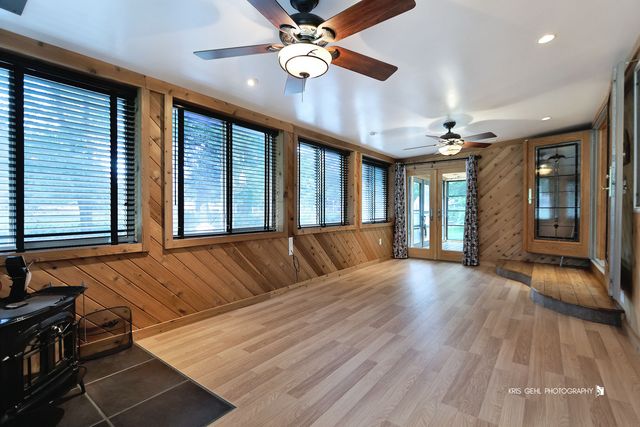 9425 Byrne Drive, Fox River Grove, IL 60021