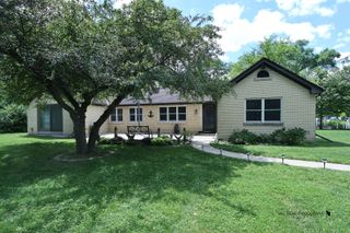 9425 Byrne Drive, Fox River Grove, IL 60021