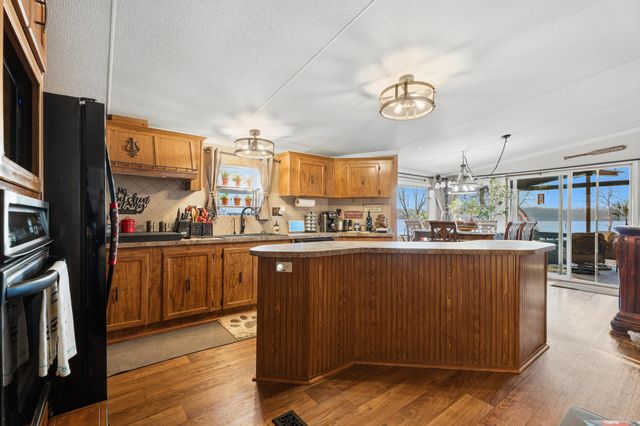 25811 S 605 Road, Grove, OK 74344