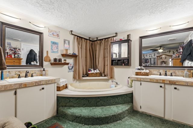 25811 S 605 Road, Grove, OK 74344