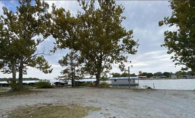 25811 S 605 Road, Grove, OK 74344