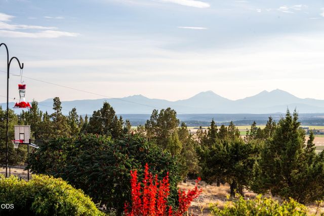 10835 SW Mintken Lane, Culver, OR 97734