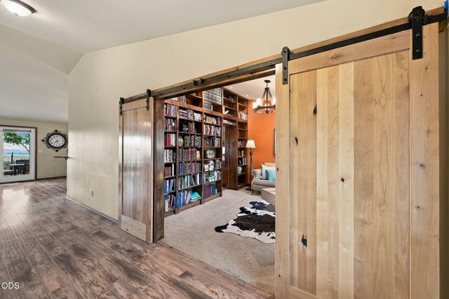 10835 SW Mintken Lane, Culver, OR 97734