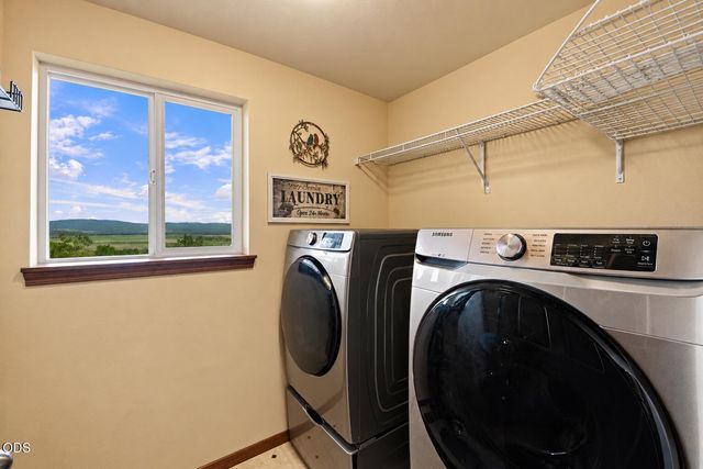 10835 SW Mintken Lane, Culver, OR 97734