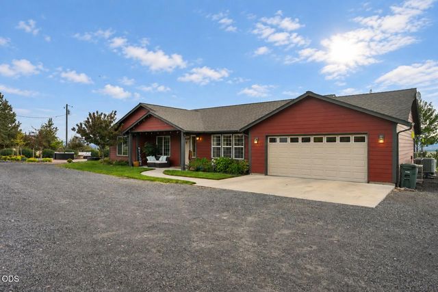 10835 SW Mintken Lane, Culver, OR 97734