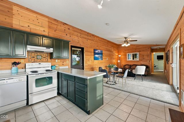 10835 SW Mintken Lane, Culver, OR 97734