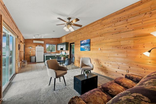10835 SW Mintken Lane, Culver, OR 97734