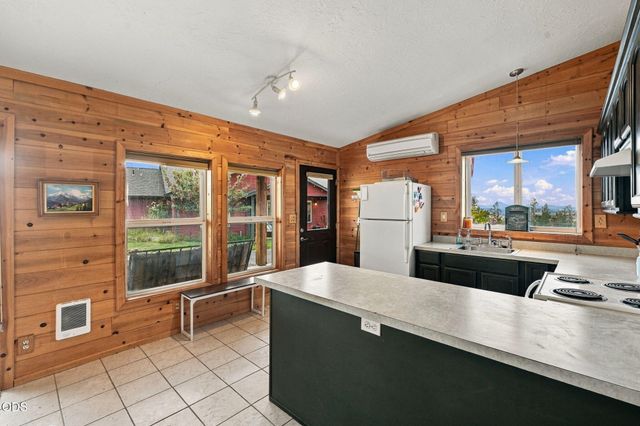 10835 SW Mintken Lane, Culver, OR 97734