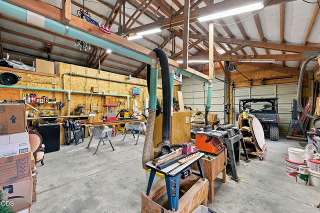 10835 SW Mintken Lane, Culver, OR 97734