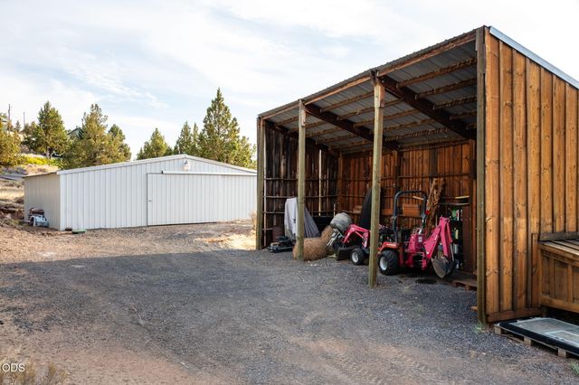 10835 SW Mintken Lane, Culver, OR 97734