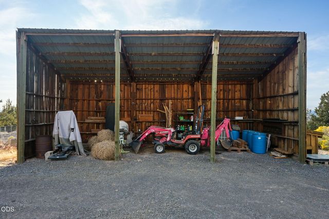 10835 SW Mintken Lane, Culver, OR 97734