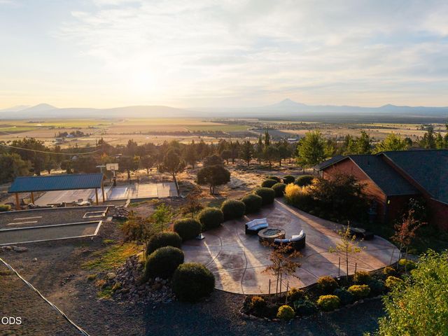 10835 SW Mintken Lane, Culver, OR 97734