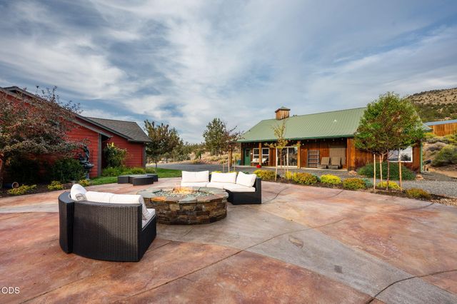 10835 SW Mintken Lane, Culver, OR 97734