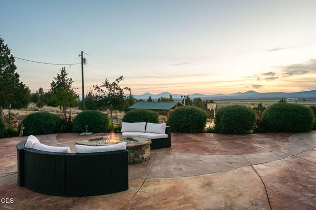 10835 SW Mintken Lane, Culver, OR 97734