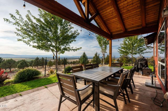 10835 SW Mintken Lane, Culver, OR 97734