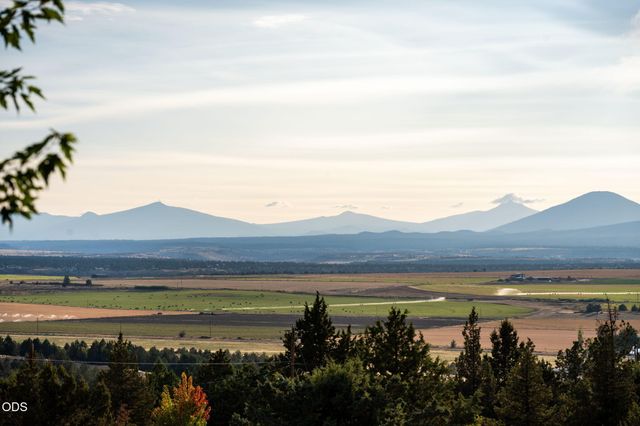 10835 SW Mintken Lane, Culver, OR 97734