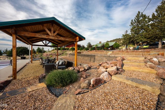 10835 SW Mintken Lane, Culver, OR 97734